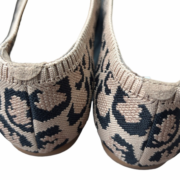 Vivaia Almond-Toe Ballet Flats (Tamia 2.0) | EUC | Sz 8 - Picture 8 of 12